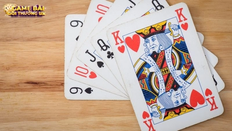 Tiến lên đếm lá